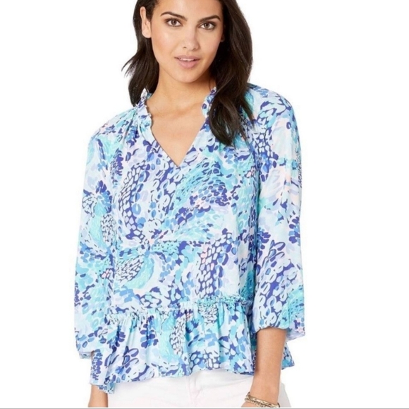 Lilly Pulitzer, Savanna Top Turquoise Oasis Wave After Wave Blouse Size Small - Picture 1 of 11